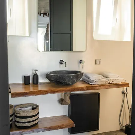 Apartment Panda Art Ano Mera