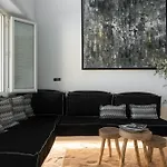 Panda Art Apartament Ano Mera